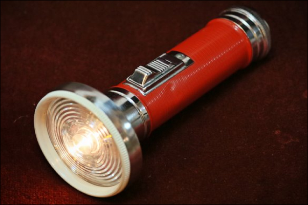 �h�Зp�̉����d���ELED���C�g�̑I�ѕ��I��̈Èł𖾂邭�Ƃ炷���S�̌�